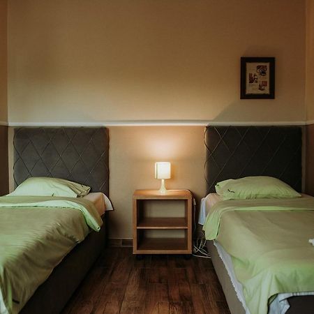 Dos Patos Bed & Breakfast Elk Ngoại thất bức ảnh